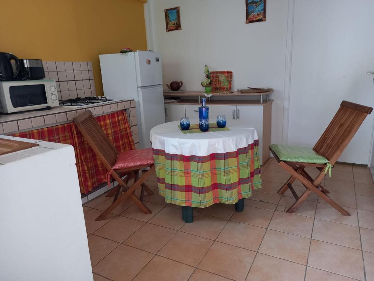 Petit Appartement Cosy Pres Des Plages Sainte-Anne Eksteriør billede